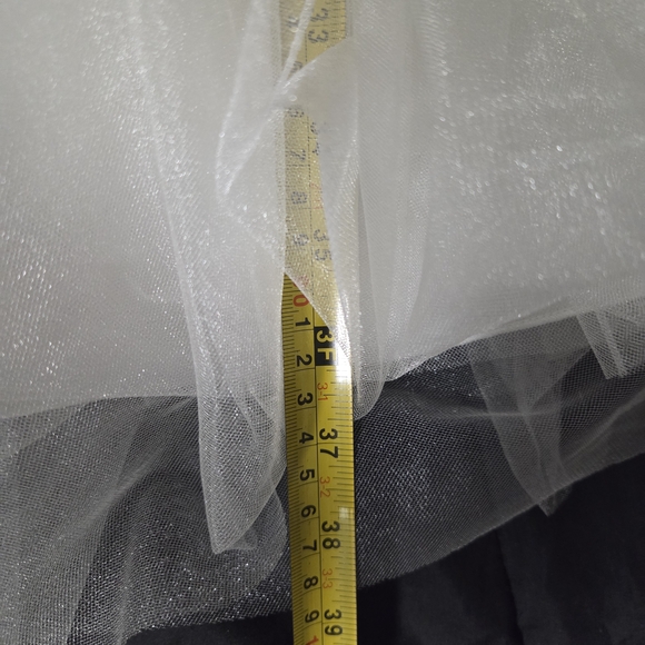 Princess Daliana Communion/Flower Girl Dress With Matching Veil And Fur Cape - Picture 11 of 16